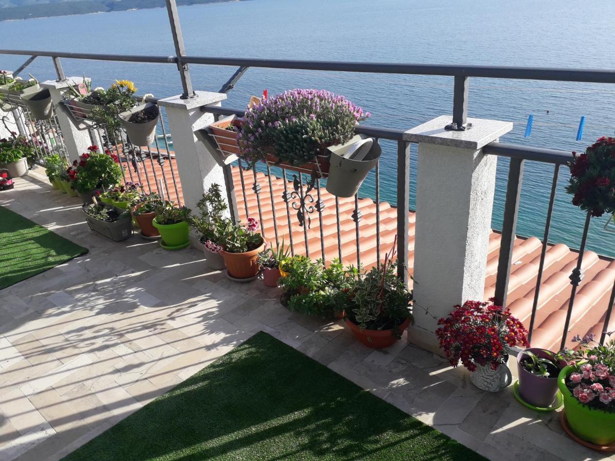 Leonarda Lägenhet Omiš Exteriör bild